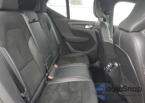 2020 Volvo Xc40 T5 R-Design z USA, uszkodzony, nr VIN YV4162UM6L2336690